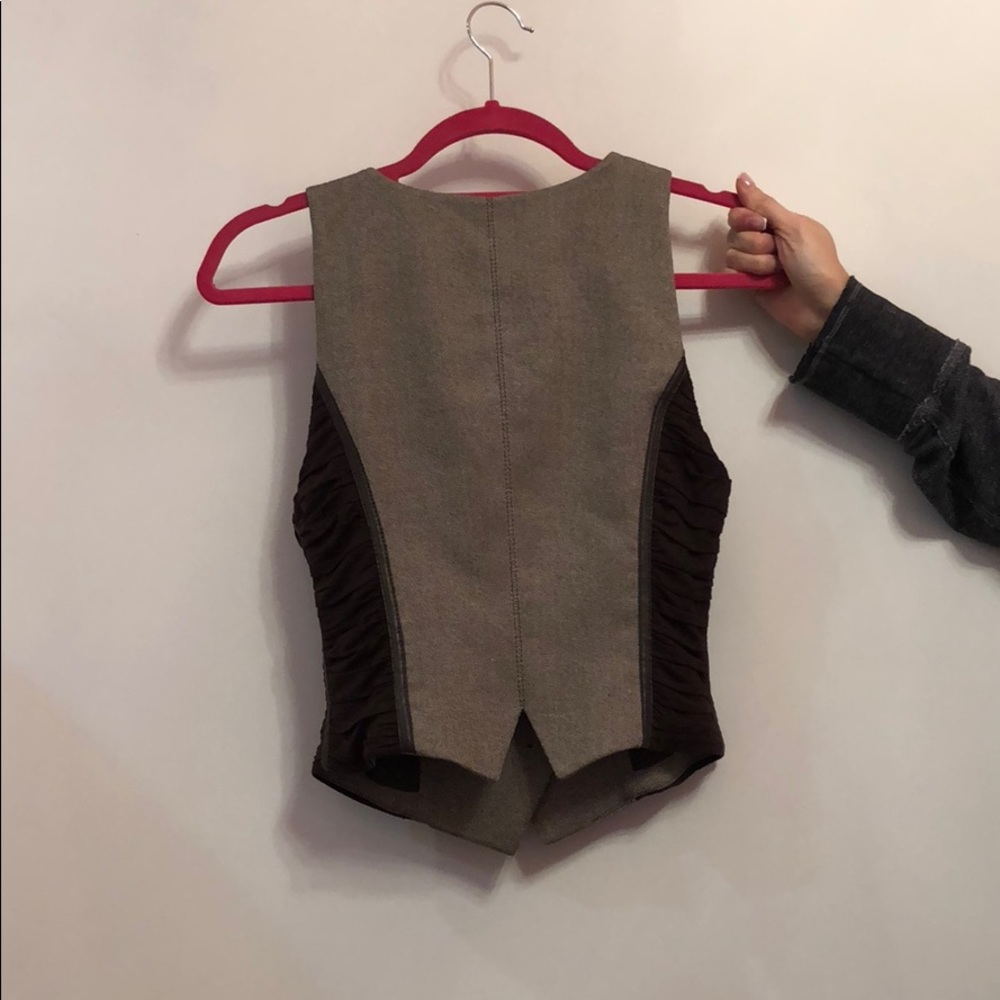 vest - Picture 2 of 2